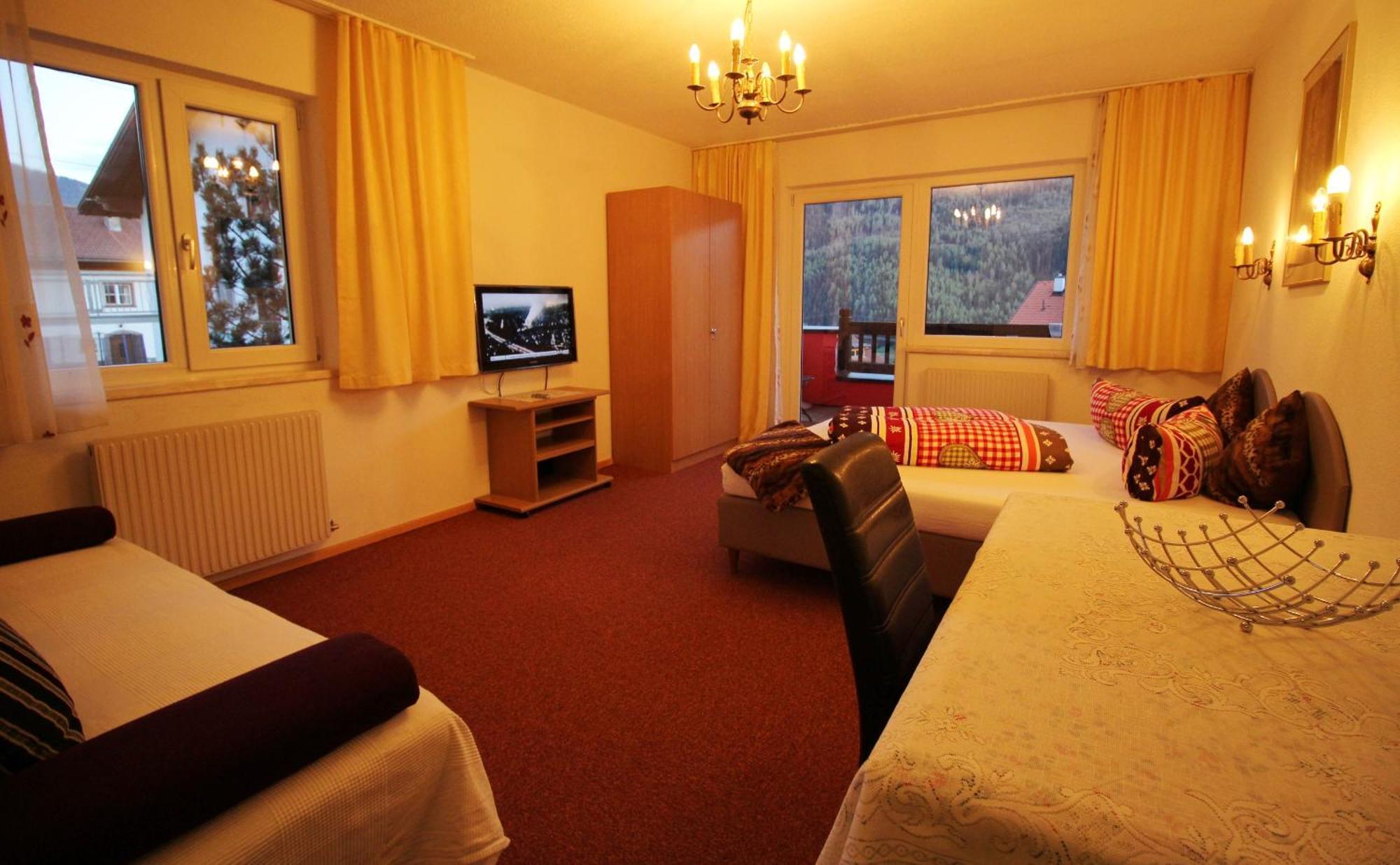 Europa Pension Tirol Fließ Kamer foto